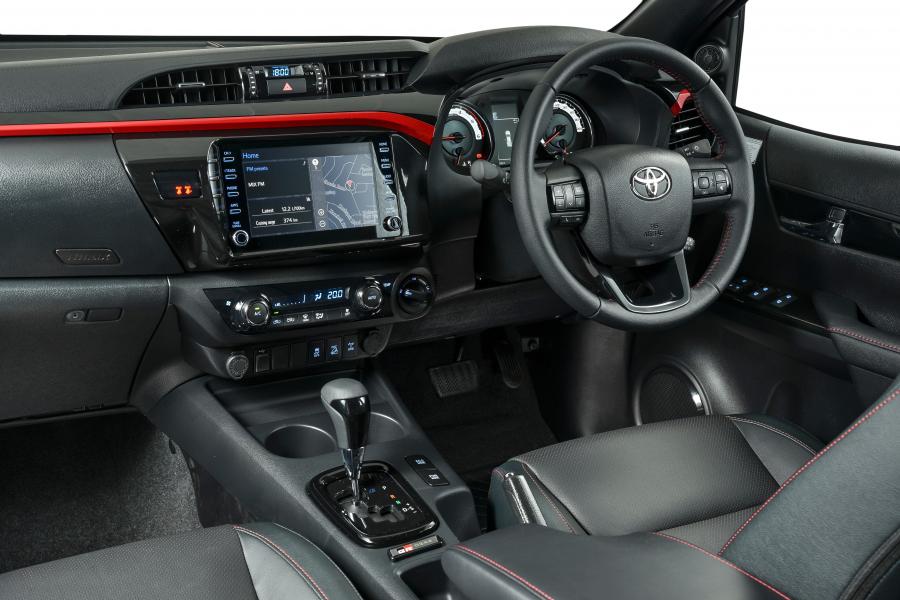 Торпедо Toyota Hilux GR Sport Double Cab 2019 года  (ZA) (фото 10 из 43)